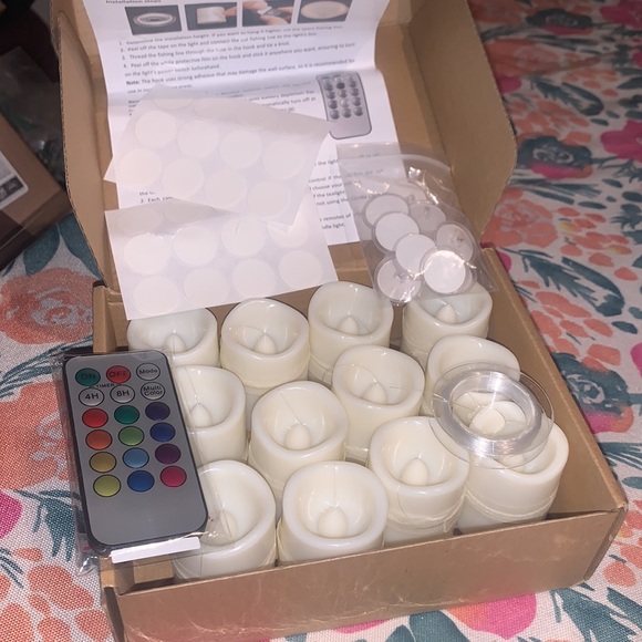 Flameless Floating Tea Lights - Picture 3 of 7